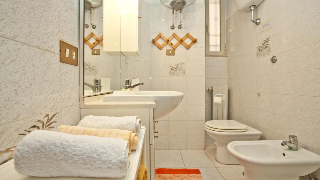 Rental In Rome Celeste Apartment Room photo
